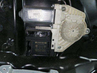 стеклоподъемник передний правый Volkswagen Passat B6 2008