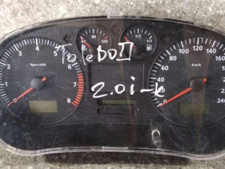 щиток приборов (приборная панель) SEAT Toledo 2 поколение 2002