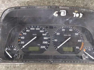 щиток приборов (приборная панель) Volkswagen Golf 3 поколение 1994