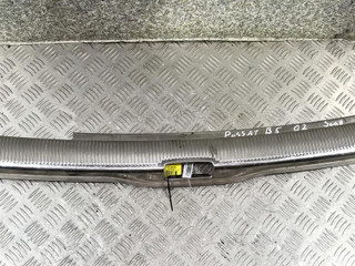 накладка внутренняя на заднюю панель кузова Volkswagen Passat B5 2001