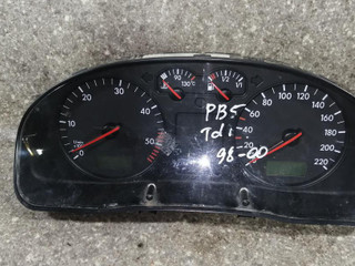 щиток приборов (приборная панель) Volkswagen Passat B5 1999