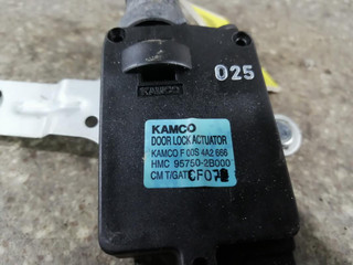 активатор замка багажника Hyundai Santa Fe 2 поколение (CM) (2005 - 2010), 95750-2B000