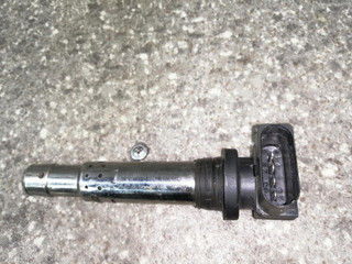 катушка зажигания Volkswagen Golf 5 поколение (2003 - 2009), 036905715E