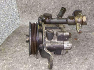 насос гидроусилителя руля Nissan Micra 2 поколение (K11) (1992 - 2003), 1.3 л., i