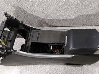 подлокотник Land Rover Range Rover Sport 1 поколение 2007