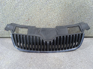 решетка радиатора Skoda Fabia 1 поколение (6Y) (1999 - 2004), 5J0853668A
