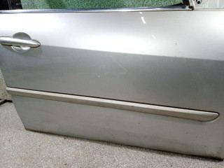 молдинг двери передней правой Renault Laguna 3 поколение 2009