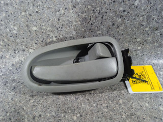 ручка внутренняя задняя правая Hyundai Trajet 1 поколение 2004, X82621-3A000
