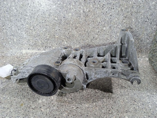кронштейн генератора Renault Megane 3 поколение 2011, 1.5 л., дизель, 8200669494