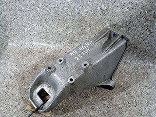 кронштейн двигателя Audi A6 4A/C4 1995, 2.5 л., TDi, AEL, дизель, 6МКПП