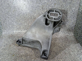 кронштейн двигателя Audi A6 4A/C4 1995, 2.5 л., TDi, AEL, дизель, 6МКПП