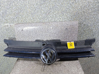 решетка радиатора Volkswagen Golf 4 поколение (1997 - 2006)