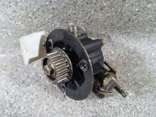 насос вакуумный Nissan Primera P11 (1996 - 2000), 2.0 л., TD, дизель, МКПП, 146502J601