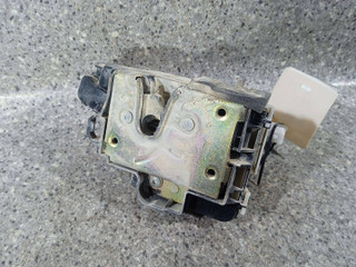 замок двери задней левой Volkswagen Golf 3 поколение (1991 - 2000), хетчбэк 5 дв., 1H4839015A