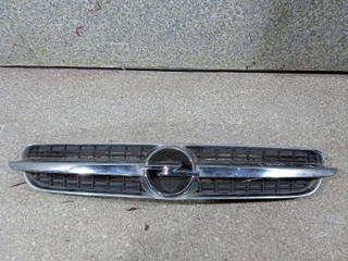 решетка радиатора Opel Vectra C (2002 - 2005), 13103966