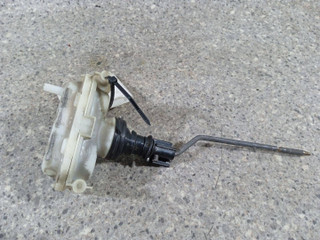активатор замка багажника Volkswagen Passat B3 1991, 357862153A
