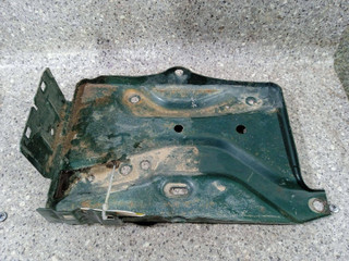 полка аккумулятора Nissan Almera N15 1998, 1.6 л., i, бензин, МКПП