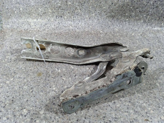 петля капота правая Skoda Octavia 2 поколение (A5) (2004 - 2009), 1Z0823302C
