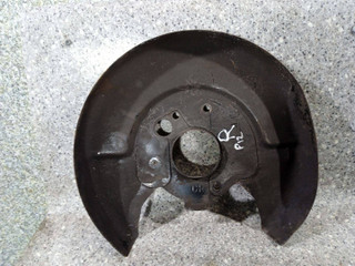 защитный кожух тормозного механизма Nissan Primera P12 (2001 - 2008)