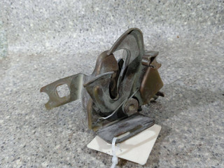 замок капота Volkswagen Golf 3 поколение (1991 - 2000), 1H0823509