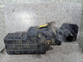 корпус воздушного фильтра Mitsubishi Carisma 1 поколение [рестайлинг] (1999 - 2004), 1.9 л., DCi, дизель, MR552664