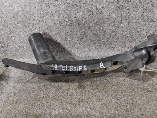 Крепление бампера переднего Volkswagen Golf 5 поколение (2003 - 2009), 1K0807890A