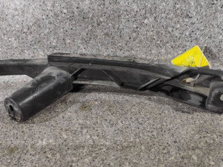 Крепление бампера переднего Volkswagen Golf 5 поколение (2003 - 2009), 1K0807889A