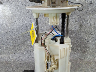 насос топливный Toyota Prius 2 поколение (2003 - 2011), 1.5 л., гибрид, 7702047041, 1019618992