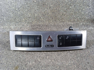 кнопка аварийной сигнализации Mercedes-Benz C-Класс W203/S203/CL203 [рестайлинг] (2004 - 2008), седан