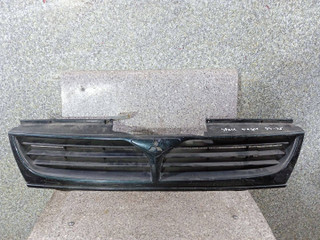 решетка радиатора Mitsubishi Space Wagon 2 поколение (Typ N30/N40) 1996