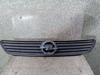 решетка капота Opel Astra G 2001