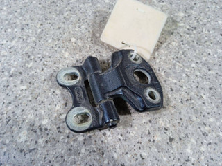 петля двери Mercedes-Benz E-Класс W210/S210 (1995 - 1999)