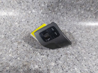 кнопка (выключатель) Opel Astra H (2004 - 2007), 305260285057, 13126750