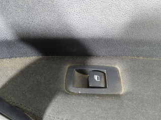 кнопка стеклоподъемника двери задней правой BMW 1 серия E81/E82/E87/E88 (2004 - 2007), хетчбэк 5 дв.