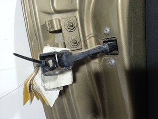 ограничитель открывания двери BMW 1 серия E81/E82/E87/E88 (2004 - 2007), хетчбэк 5 дв.
