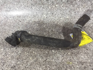 патрубок радиатора Renault Sandero 2 поколение (2013 - 2018), 0.9 л., TCE, H4B 408, бензин, 924001635R