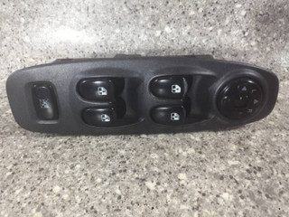 блок управления стеклоподъемниками Hyundai Accent 2 поколение (LC) (1999 - 2012), хетчбэк 5 дв.