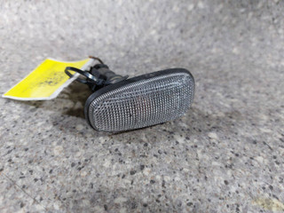 повторитель поворота на крыле левый Opel Zafira 1 поколение (A) (1999 - 2003), 10364504