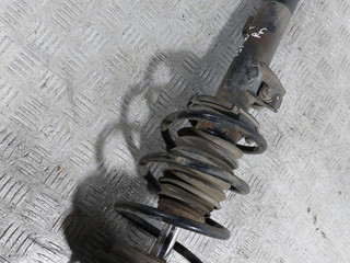 стойка передняя правая BMW 1 серия E81/E82/E87/E88 (2004 - 2007), 2.0 л., D, M47 D20 (204D4), дизель, 3131-6771558