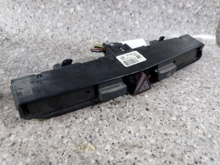 кнопка аварийной сигнализации Opel Astra H (2004 - 2007), 13100105