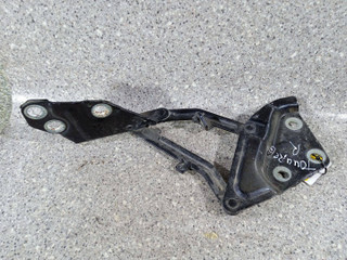 петля капота правая Volkswagen Touareg 1 поколение (2002 - 2007), 7L6823302