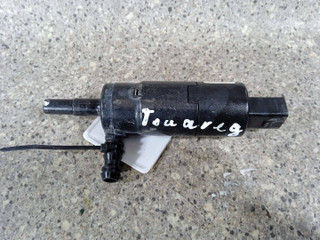 насос (моторчик) омывателя стекла Volkswagen Touareg 1 поколение (2002 - 2007), 2.5 л., TDi, дизель, полный привод, 3B0955681
