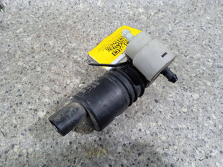 насос (моторчик) омывателя стекла Volkswagen Touareg 1 поколение (2002 - 2007), 2.5 л., TDi, дизель, полный привод, 1J6955651