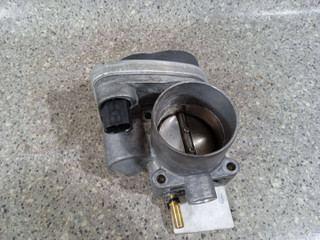 заслонка дроссельная Renault Megane 2 поколение (2002 - 2006), 1.6 л., i, K4M 780, бензин, 8200190230, 8200171134-B, 408.238287002