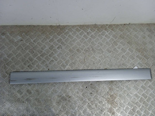 молдинг двери передней правой Audi A6 4A/C4 (1994 - 1997)