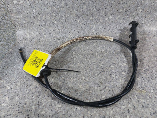 трос капота Volkswagen Touareg 1 поколение (2002 - 2007), 2.5 л., TDi, BAC, дизель, МКПП, полный привод, 7L6823535