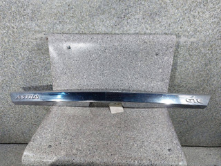 накладка подсветки номера Opel Astra H (2004 - 2007), хетчбэк 5 дв., 461088395