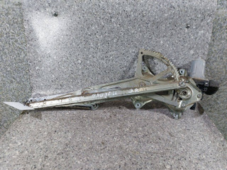 стеклоподъемник задний правый Toyota Prius 2 поколение (2003 - 2011)