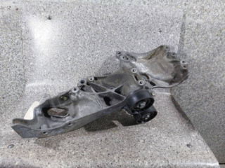 кронштейн генератора Renault Laguna 2 поколение (2001 - 2005), 1.6 л., i, K4M 710, бензин, МКПП, 037811