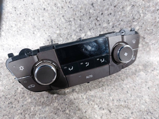 блок управления печки / климат-контроля Opel Insignia 1 поколение (A) (2008 - 2014), 13277863